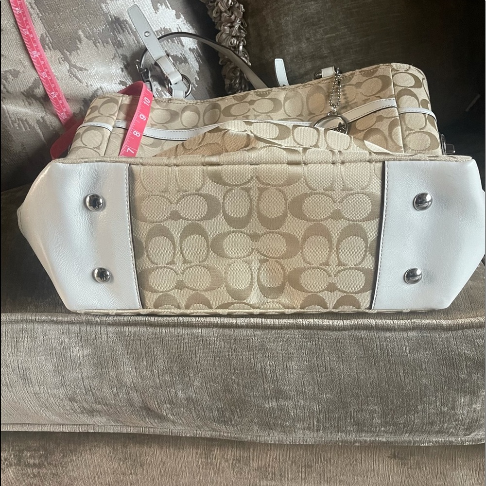 Authentic Coach Tote - Picture 3 of 9
